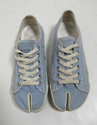 【送料関税込】Maison Margiela Tabi Sneakers Maison Margiela Men's Canvas Tabi Sneaker Light Blue Size 7