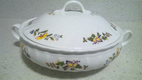 Vintage Aynsley Fine Bone China Cottage Garden Casserole Serving Dish w/ Lid - Picture 2 of 4