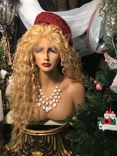 BEAUTIFUL SPIRAL CURLY 28” GOLDEN BLONDE LACE FRONT W/FREE PART WIG💕 - Picture 9 of 11