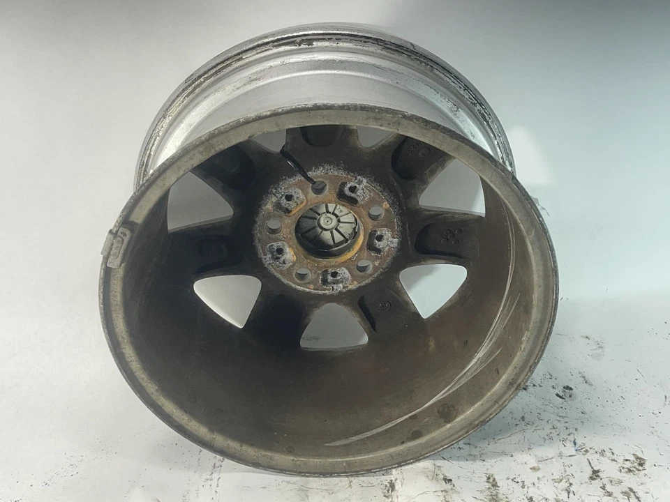 Used Wheel fits: 2002 Bmw Bmw 325i 4 Dr E46 16x7 alloy 7 spoke Grade B - Image 3 of 4