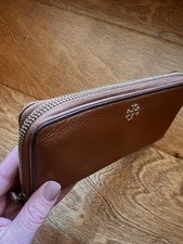 Tory Burch Women  s Brown Zip-Around Wallet w/ Zipper, Credit Card Slots, Solid