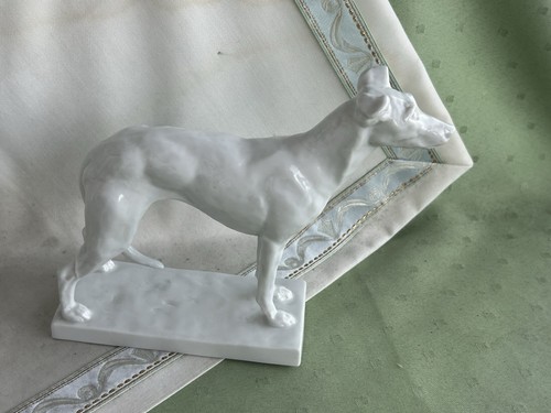 Schöne Meissen Figur als Wachender Hund - Bild 9 von 16