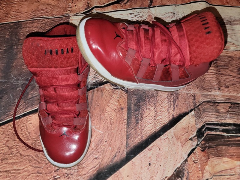 Jordan Air Max Aura Boys Shoes 3Y 3 Youth Guc Red