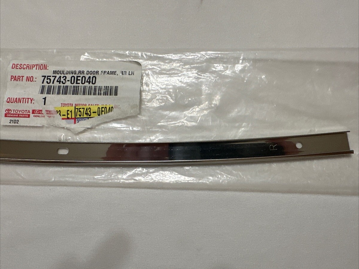 Genuine 14-19 Toyota Highlander Right Rear Door Rear Molding 75743