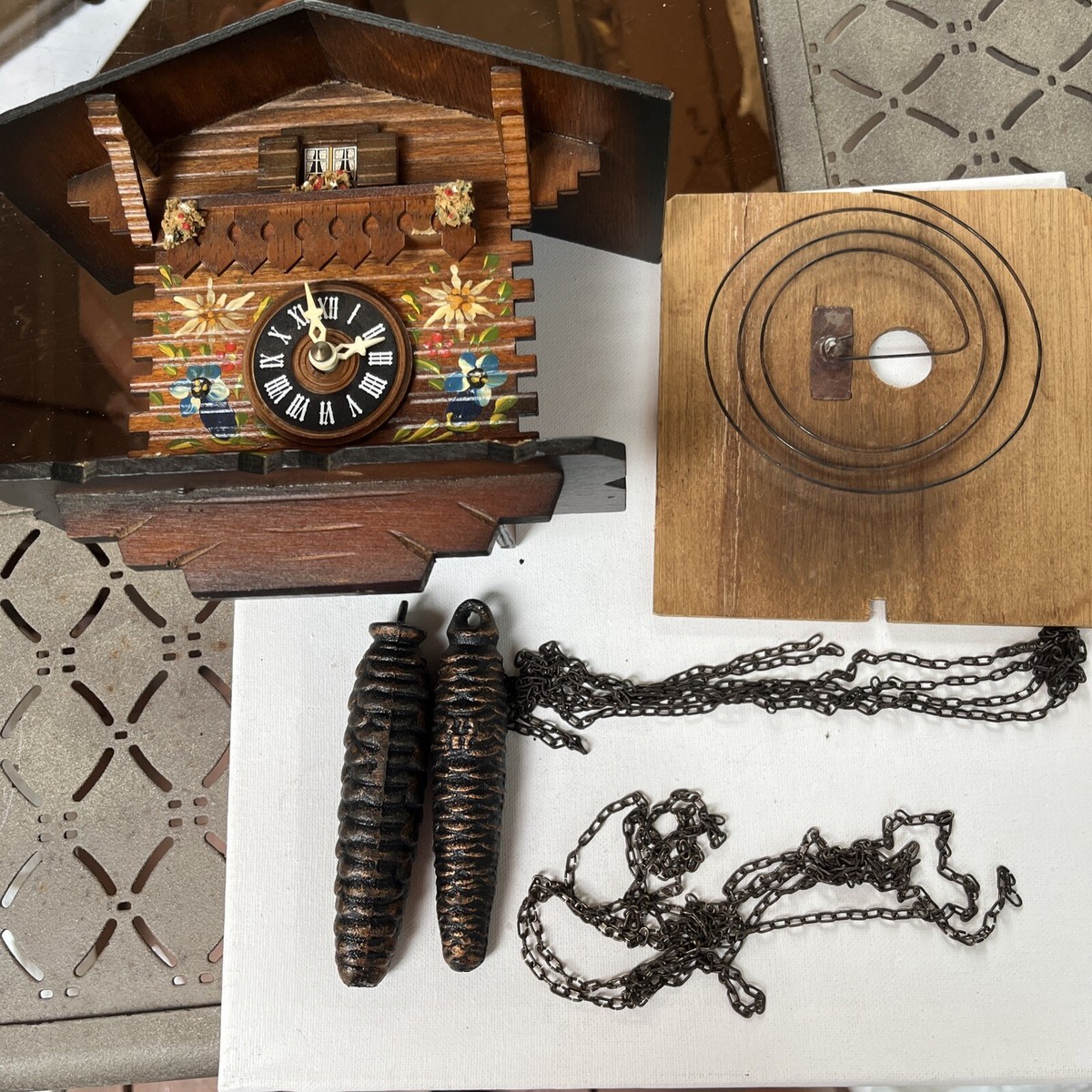 Cuckoo Clock Replacement Parts Cuckoo Clock Five Leaves, Bird 1.0020.01.C  NEW Jones Clock, image size:1200x1200