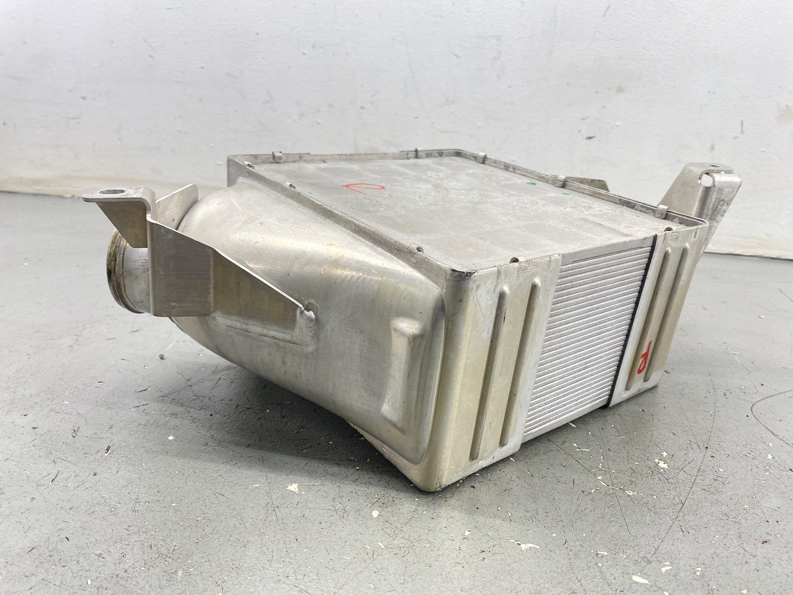 2020-2023 MCLAREN GT 4.0L ENGINE RIGHT COOLING INTERCOOLER 14F0556CP OEM 2021
