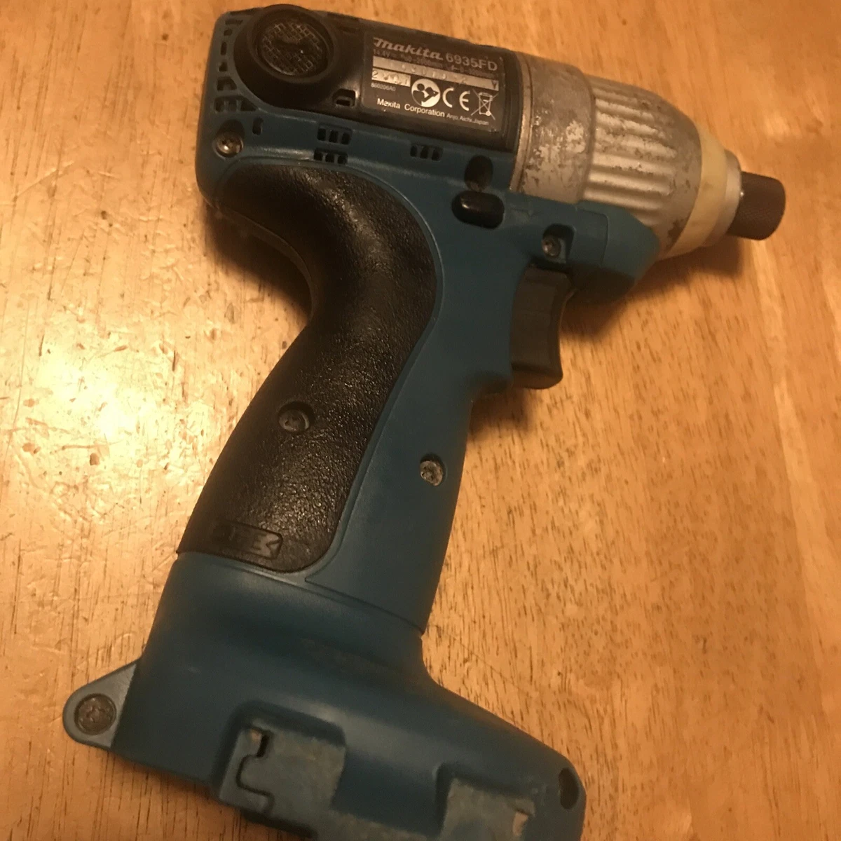 Makita 14.4 v impact driver deals