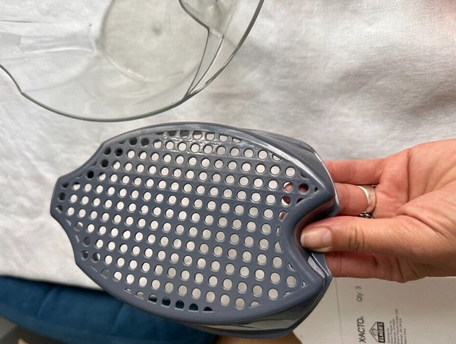 Trudeau Maison Fat Separator 4 Cup-Grey THANKSGIVING 2024 HOLLIDAYS - Image 4 of 4