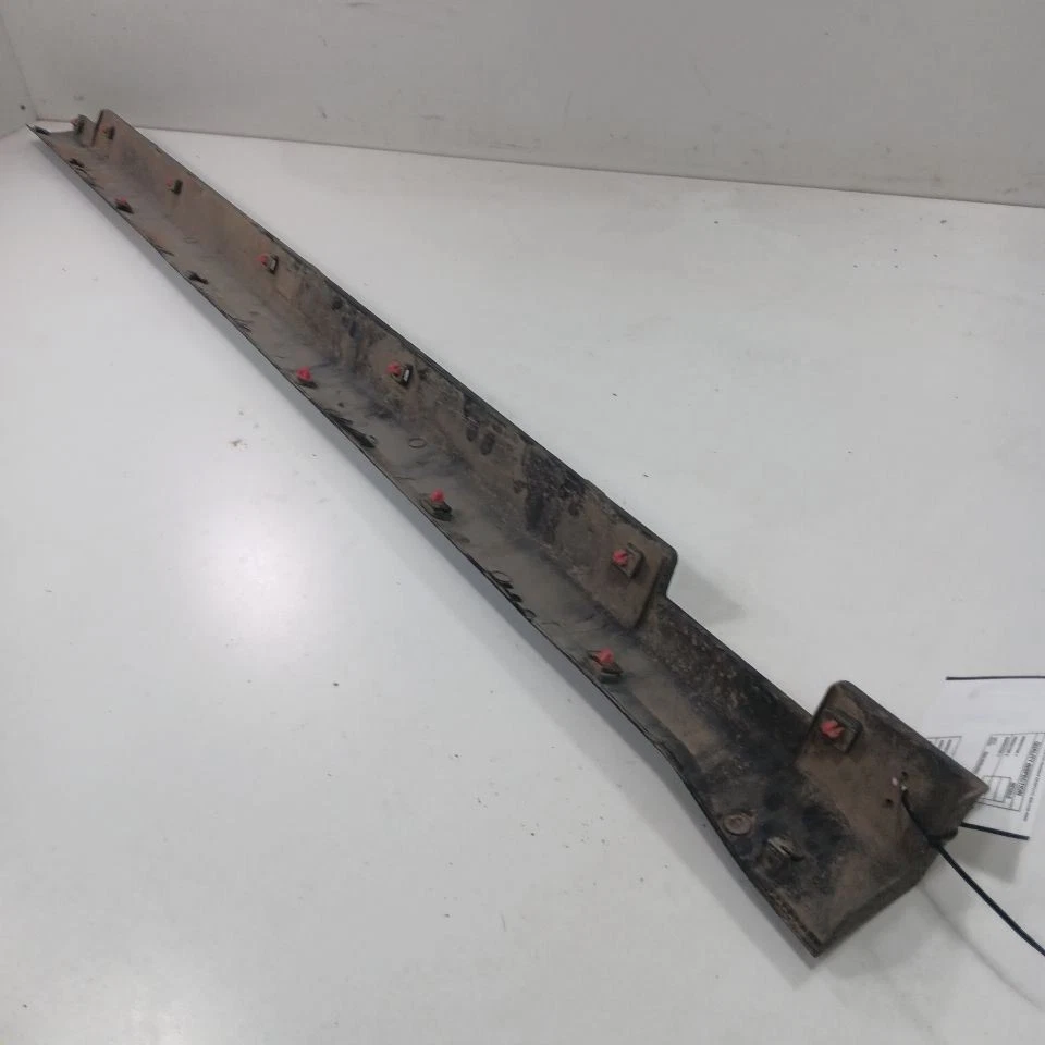 Kia Sorento Rocker Panel Trim Cover Molding Skirt Left Drivers  2018 2017 2016 - Image 2 of 4