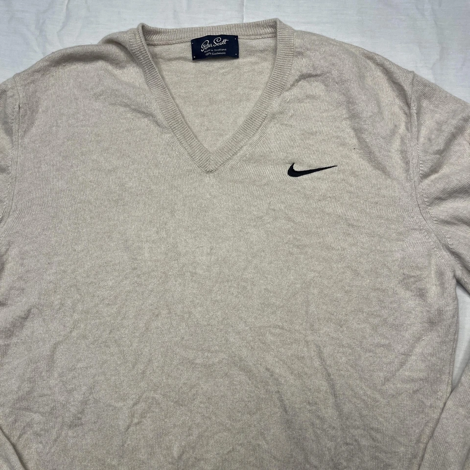 Suéter Peter Scott Para Hombre 40 Beige Cuello en V 100% Cachemira Hecho en Escocia Nike Foto 2 de 4