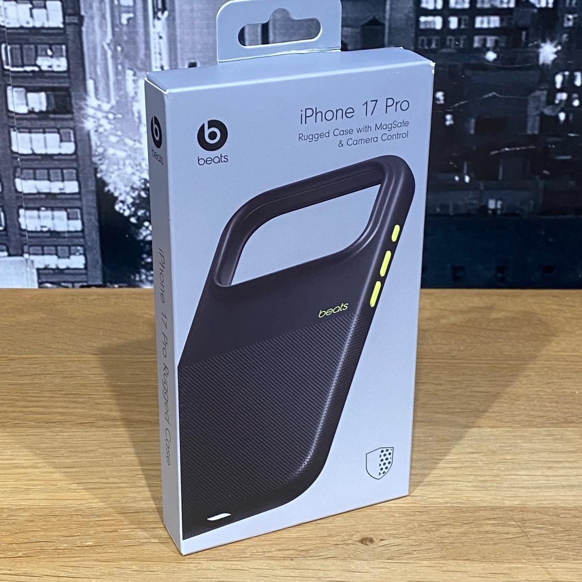 Apple Black Beats Iphone 17 Pro Rugged Case With Magsafe And Camera Control - Image 3
