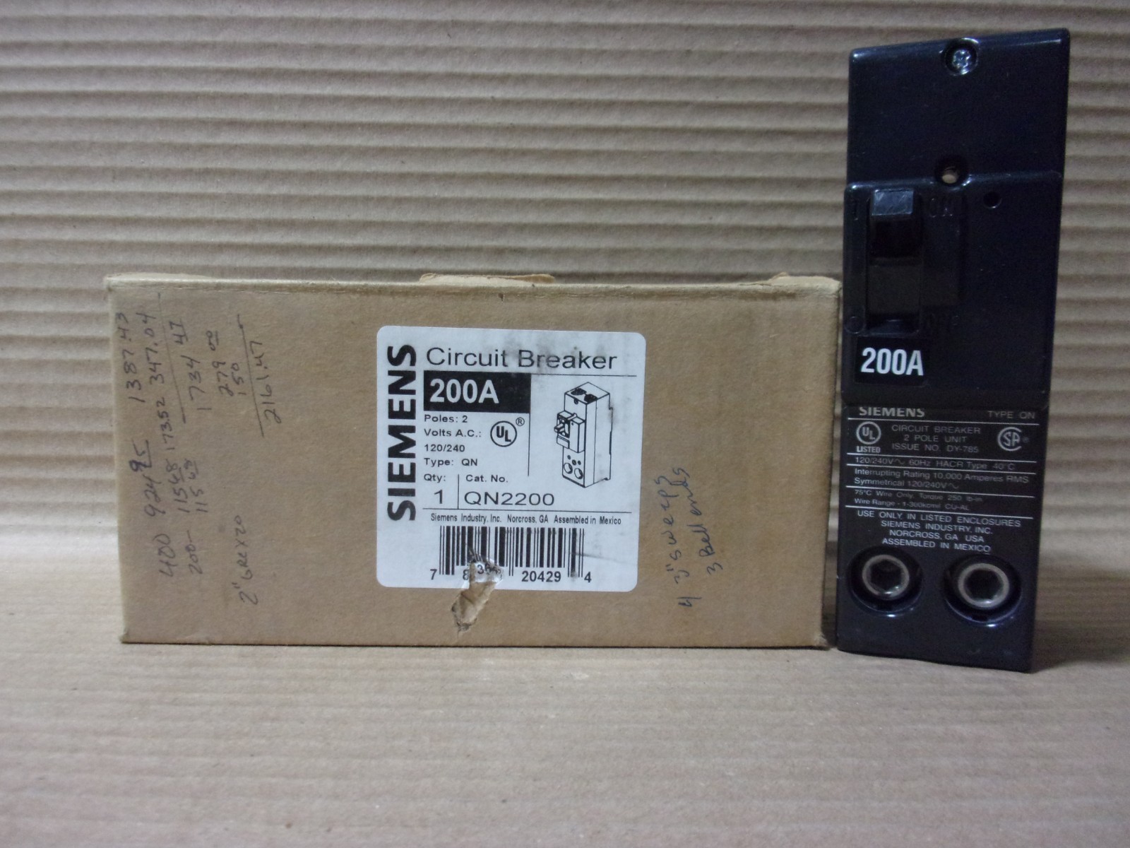 NEW Siemens QN2200 2 Pole 200 Amp 120/240V Circuit Breaker Black Label NOB