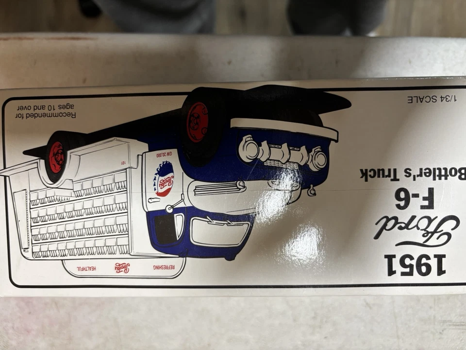 First Gear Pepsi-Cola 1951 Ford F-6 Bottler's Truck, #19-0110 1:34 Die-Cast - Image 4 of 4
