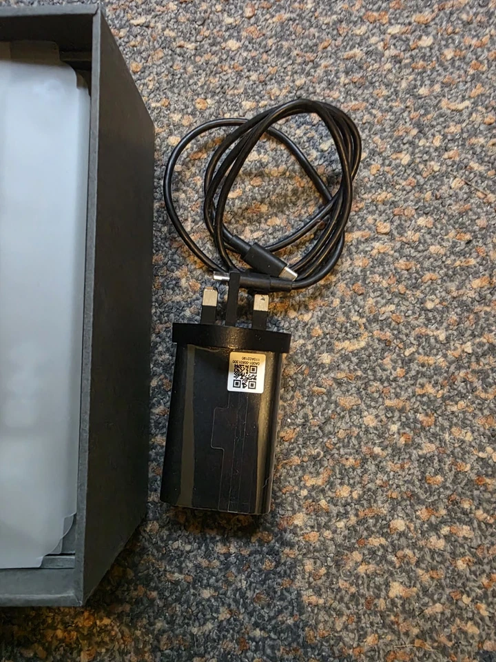 ASUS Zenfone 8 Flip ZS672KS Dual SIM 5G 6.67" 8GB RAM 256GB Storage - Black - Image 2 of 4