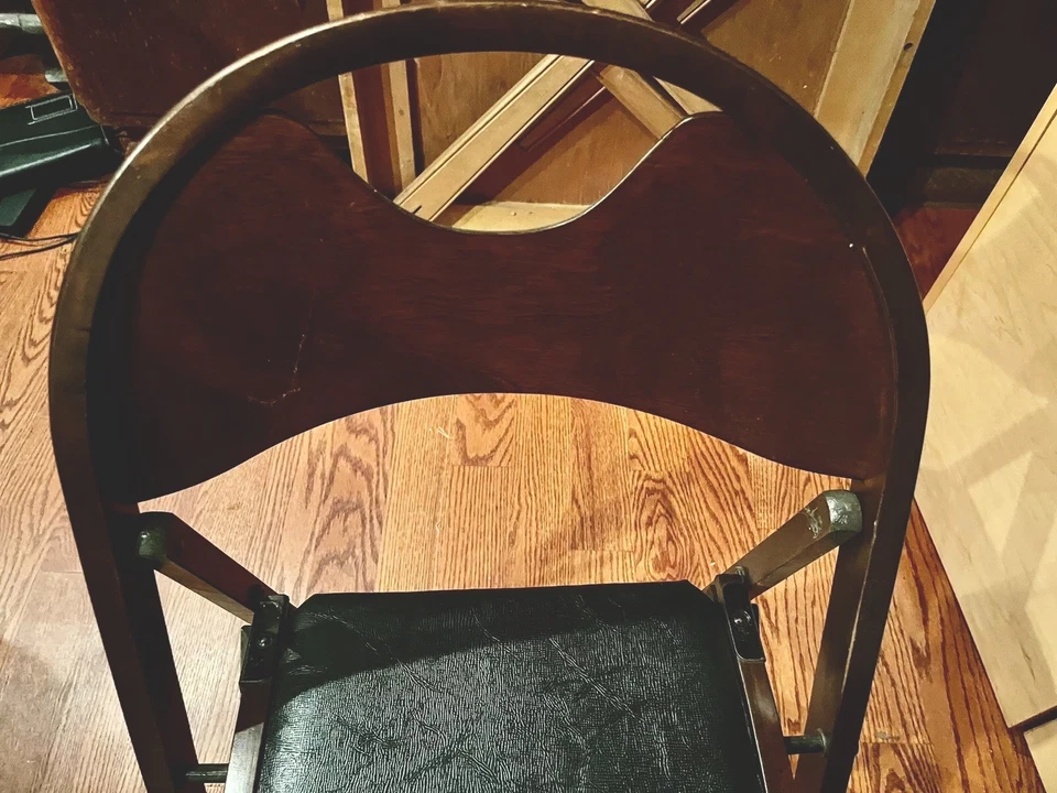 DOS SILLAS PLEGABLES VINTAGE LOUIS RASTETTER SÓLIDAS KUMFORT*Caoba/Negro*En muy buena condición Foto 2 de 4