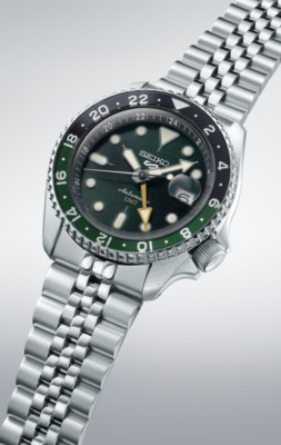 Seiko SSK035K1 automatic GMT nero/verde 4R34 nuovo full set 42mm bracc jubilee