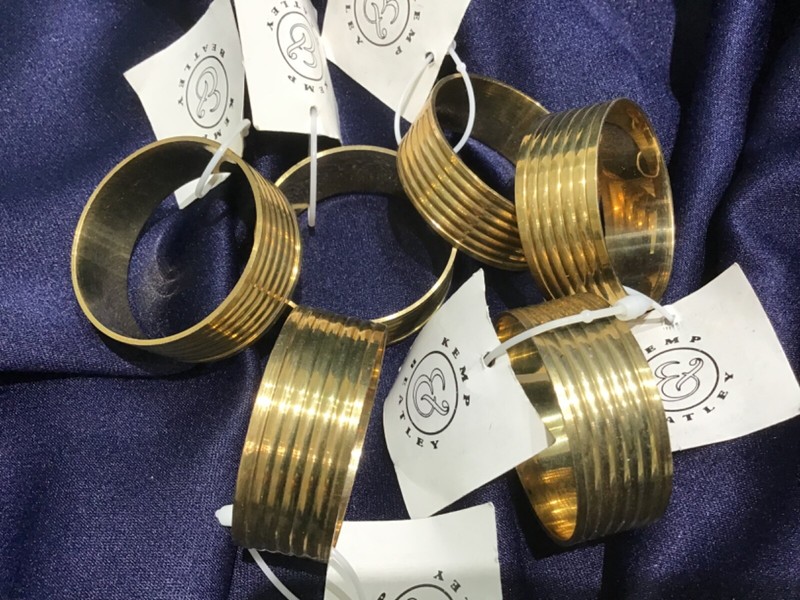 KEMP & BEATLEY NAPKIN RINGS set of 6 RIBBED BRASS new with tags! EXCELLENT!