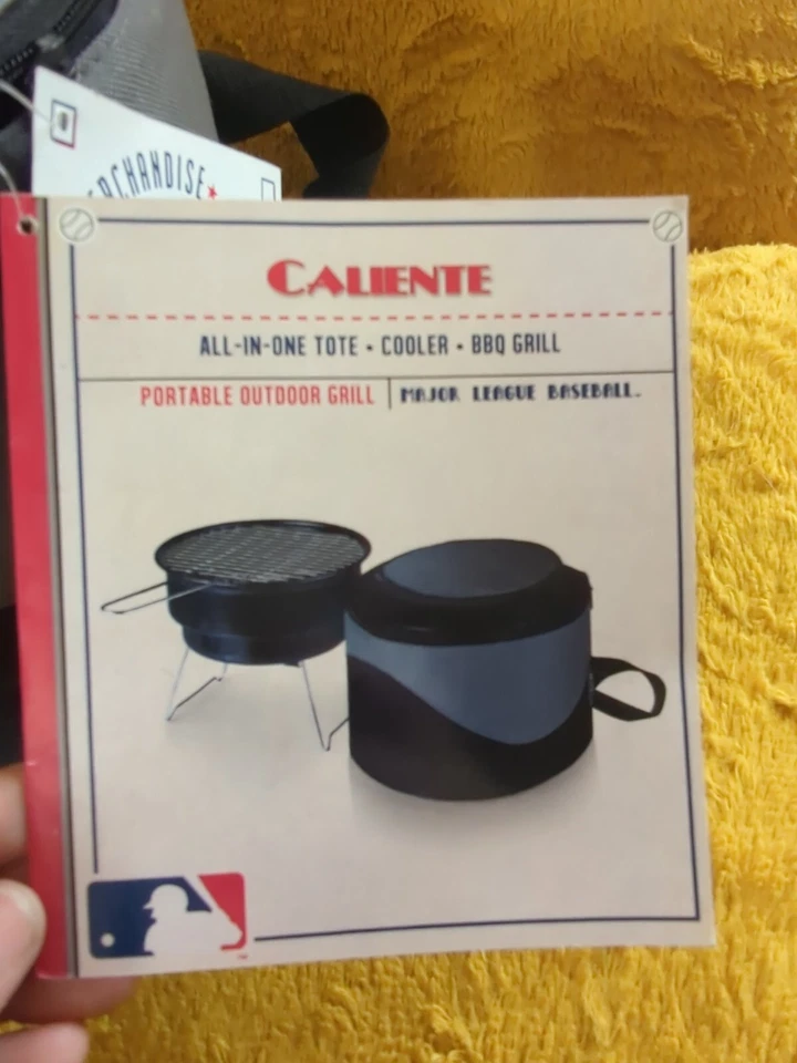 Arizona Diamondback Caliente Parrilla de barbacoa de carbón portátil con bolsa refrigeradora NUEVA MLB Foto 3 de 4