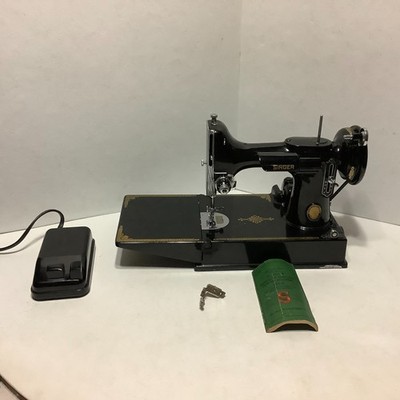 Vintage Singer Featherweight Sewing Machine w/Case PLEASE READ