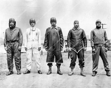 1942 WWII U.S. paratroopers have suitable outfits for every climate - crp-1515
