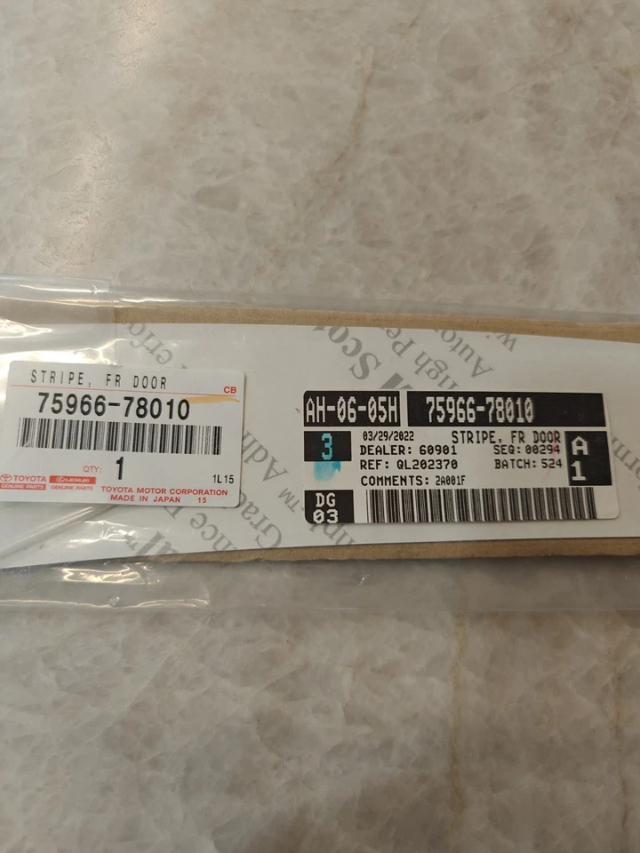 Cinta oscura Lexus NX200t NX300 NX300H 2015-2021 nueva OEM 75966-78010 Foto 2 de 4