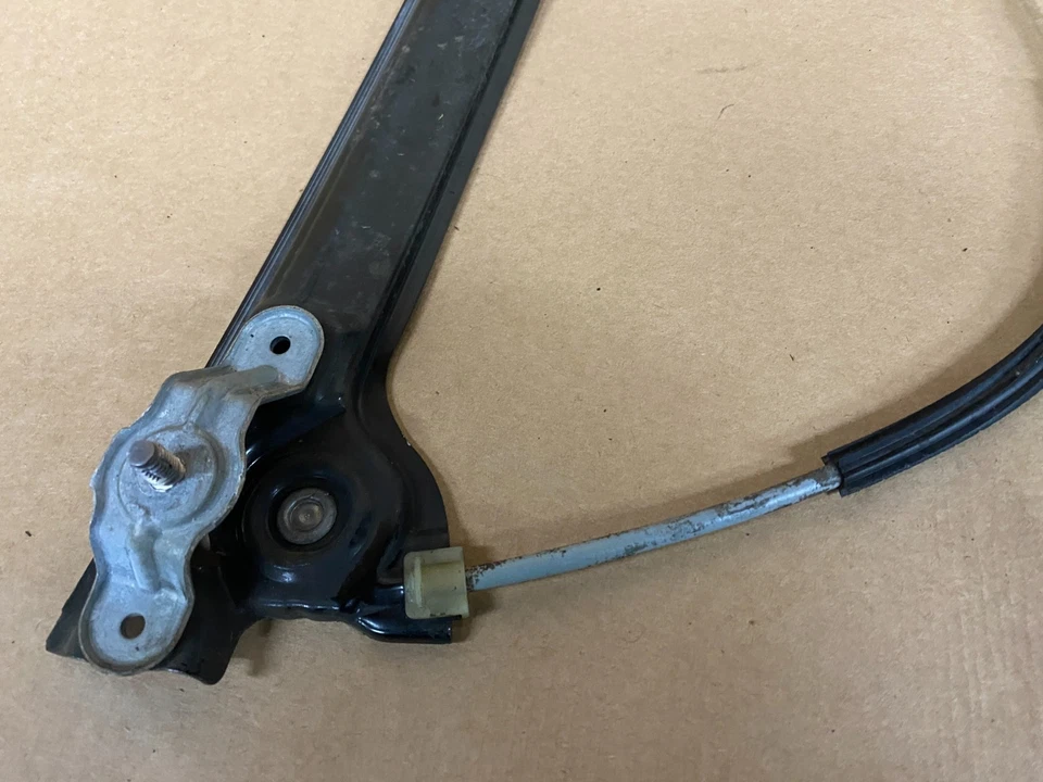 MASERATI LEVANTE DRIVER FRONT WINDOW MOTOR REGULATOR 670032860   2017 2018 C5200 - Image 2 of 4