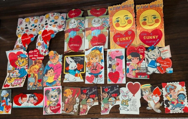 Lot of 23 Vintage Collectible 1970s Retro TEACHER school Valentine Cards