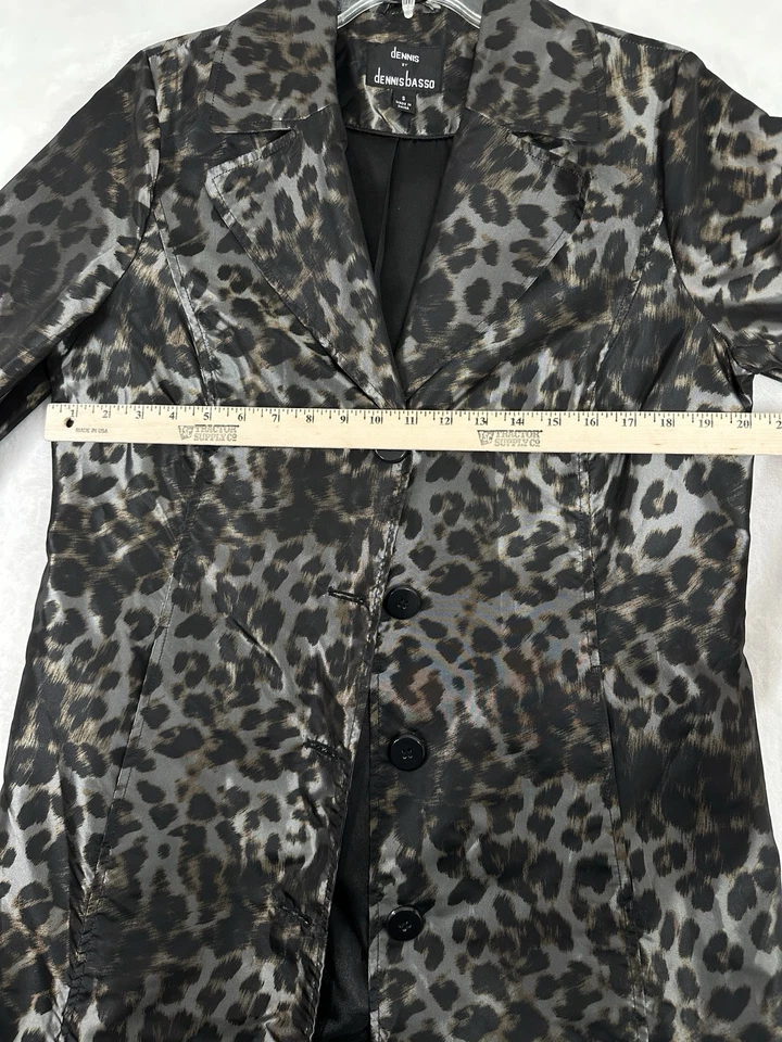 Chaqueta impermeable larga con estampado de animales pequeños Dennis Basso para mujer Foto 4 de 4