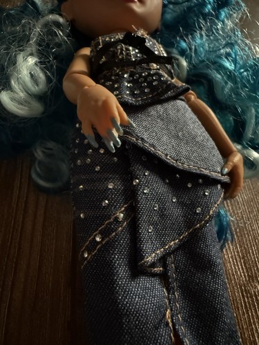 Rainbow High Fantastic Fashion Skylar Bradshaw Modepuppe MGA - Bild 2 von 9