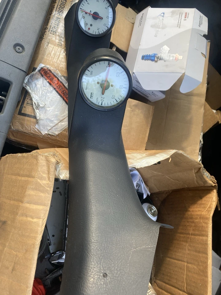 Medidores y cápsula HKS Foto 3 de 4