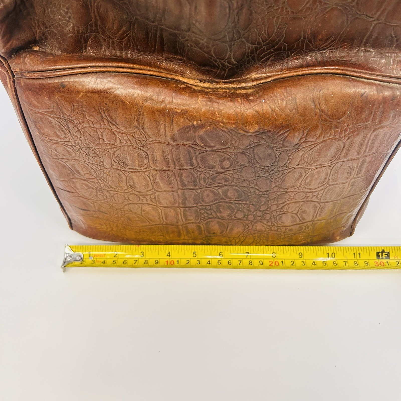 VTG Tooled Leather Doctors Bag Large Tan Antique Gladstone Style Satchel NO KEY