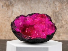 Geode Crystal 2.5-3.5" Pink/Black Dyed Druzy Cluster with Wooden Stand, Decor