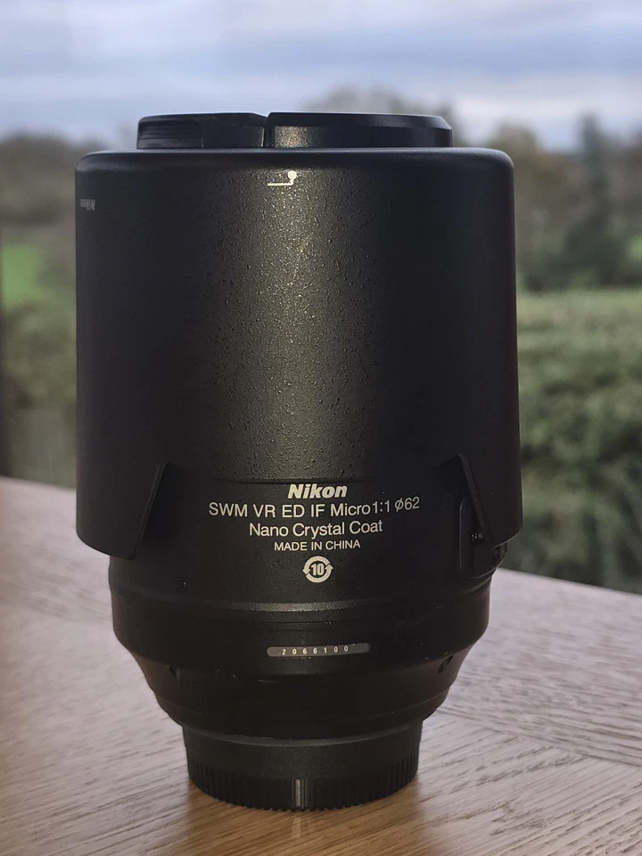 Nikon AF-S VR Micro-NIKKOR 105mm f/2.8G IF-ED Lens – Excellent Condition - Image 2 of 4