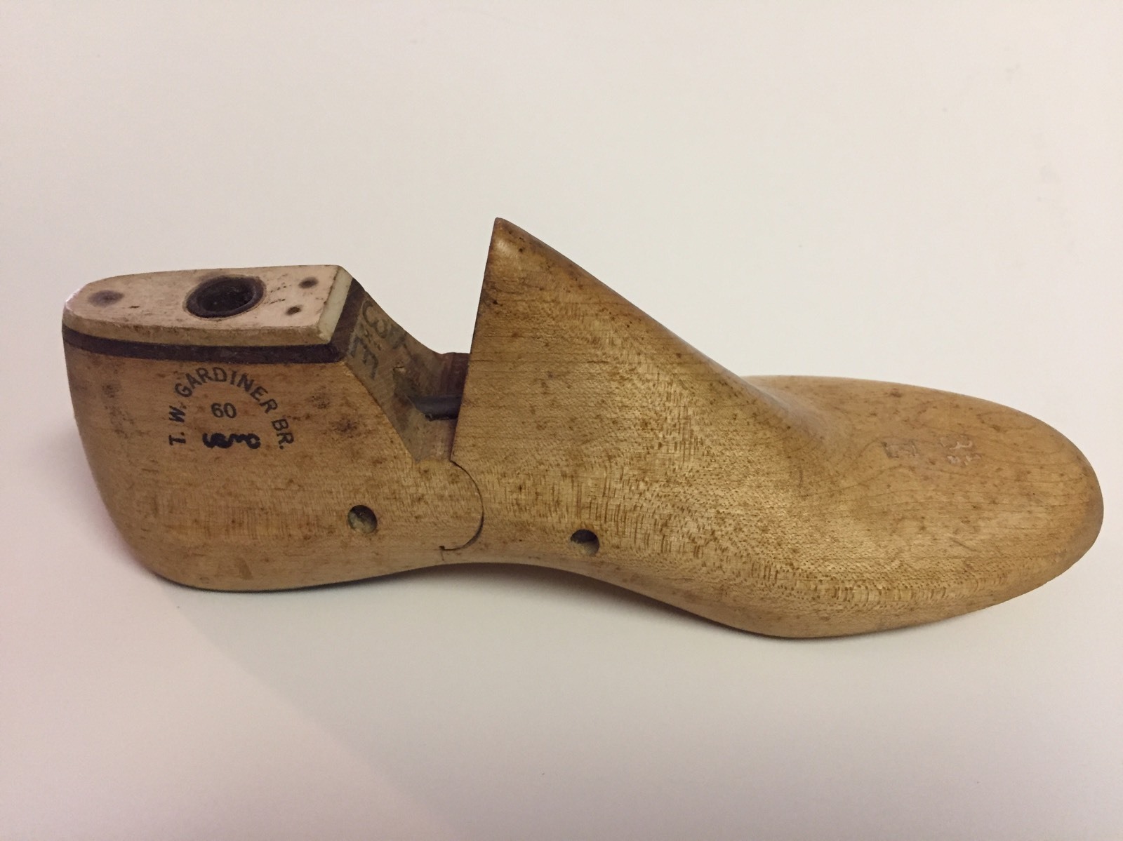 Vintage 1960 Maple Wood Size 3 1/2 E USMCT W Gardiner Shoe Factory