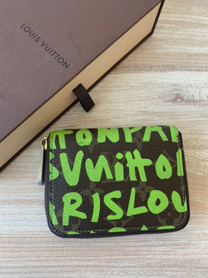 Louis Vuitton Graffiti Zippy Coin Case Purse Coin wallet  