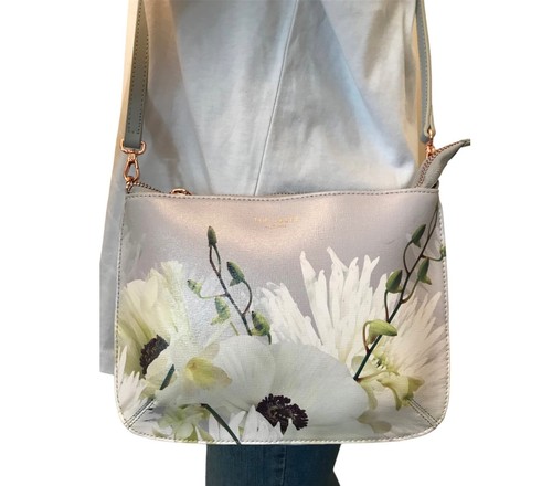 Beautiful Ted Baker Bovine Leather Pearly Petals Grey Floral Zip Closure Bag - 第 2/3 張圖片