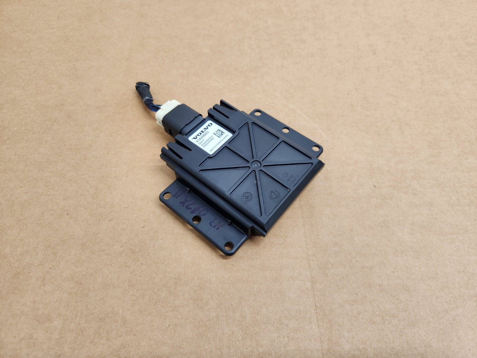 2017 Volvo XC60 LH Rear Blind Spot Radar Warning Sensor 31429893 OEM #C487