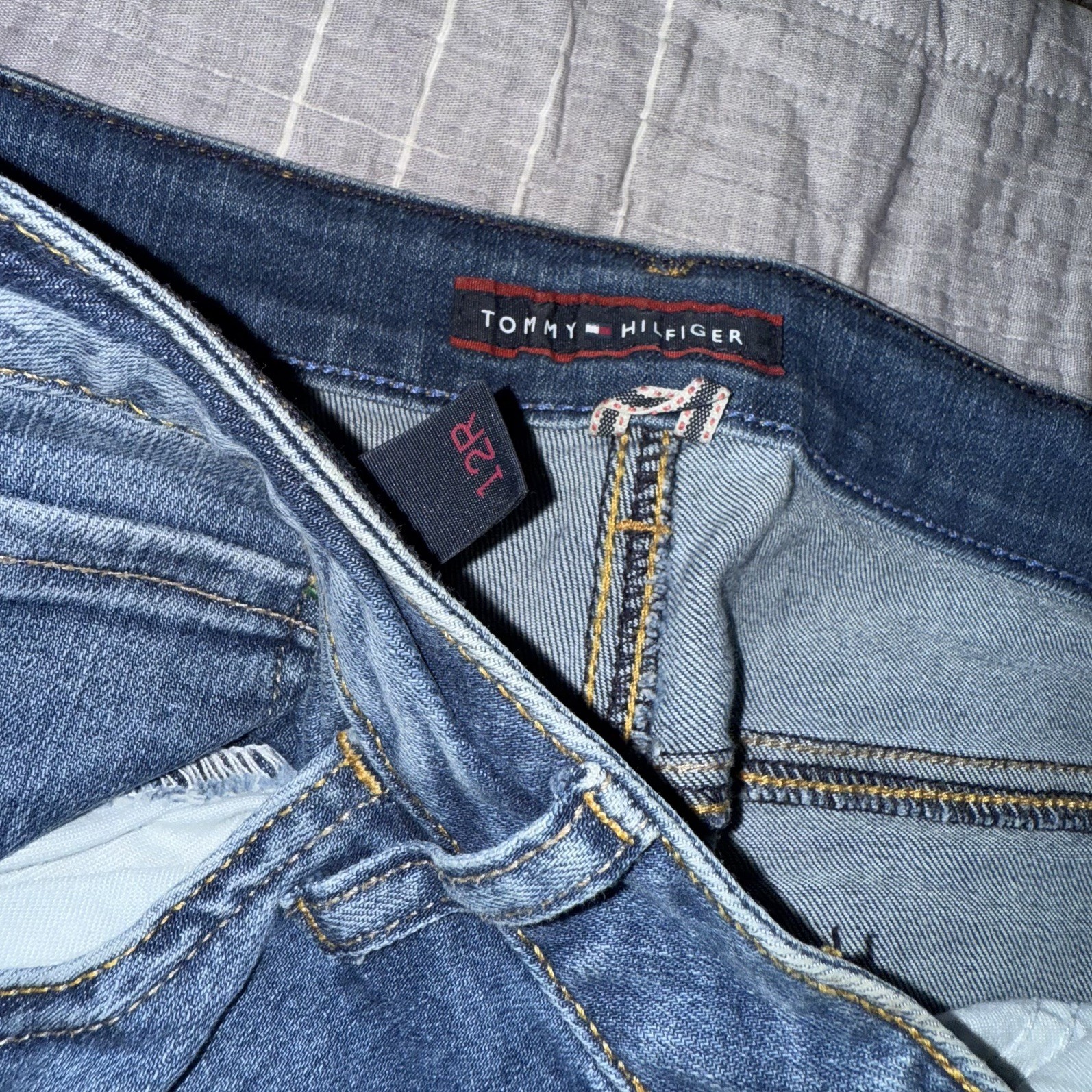 Tommy Hilfiger Womens Sz 12 Classic Medium Blue Dark Wash Denim Jeans thumbnail 3