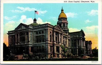 Cheyenne, Wyoming - State Capitol Building Postcard
