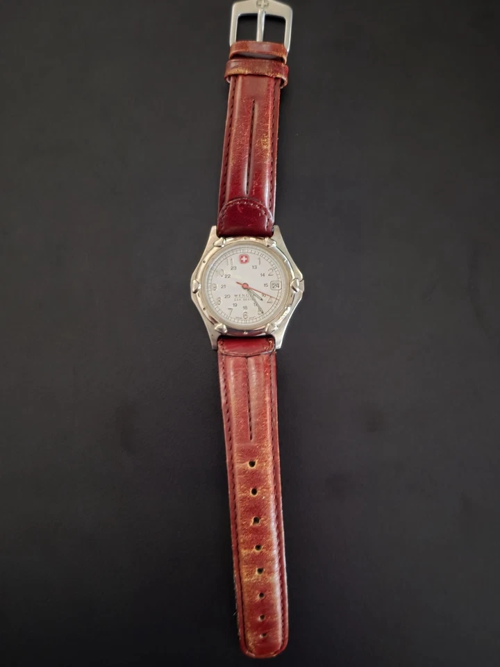 Wenger S.A.K. vintage Reloj Diseño Hombre 37mm Acero Inoxidable Suizo Batería Nueva Foto 2 de 4