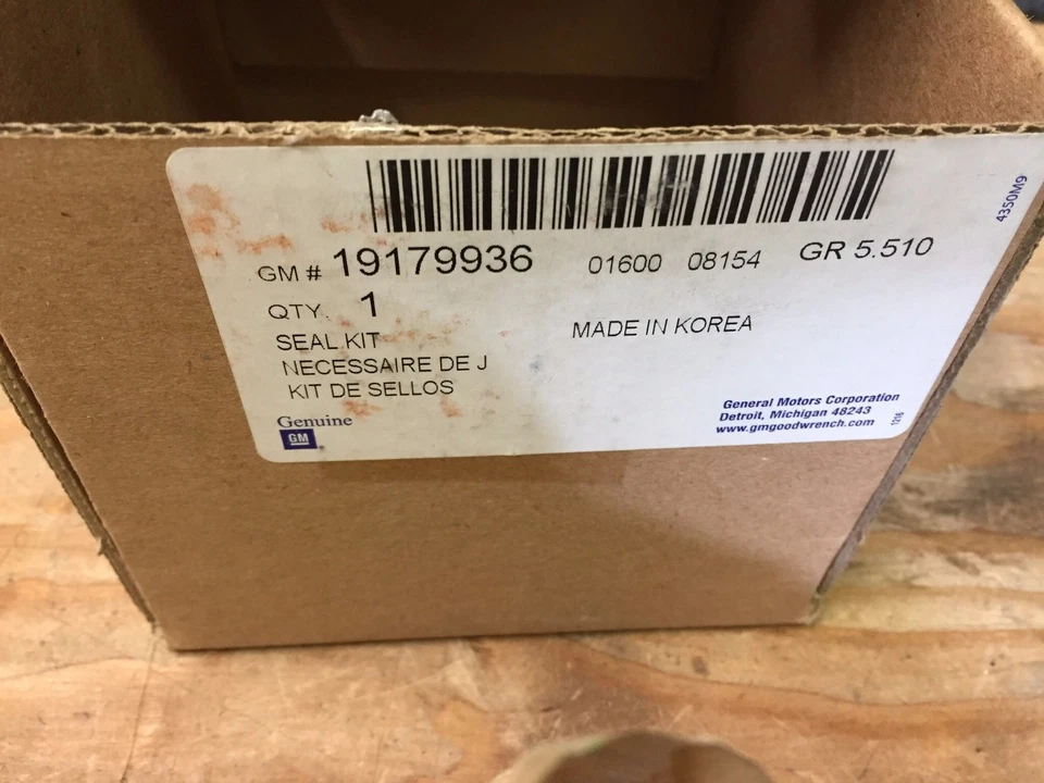 2004-2007 CADILLAC SRX NOS GM SEAL KIT REAR DIFFERENTIAL 19179936 - Image 2 of 2