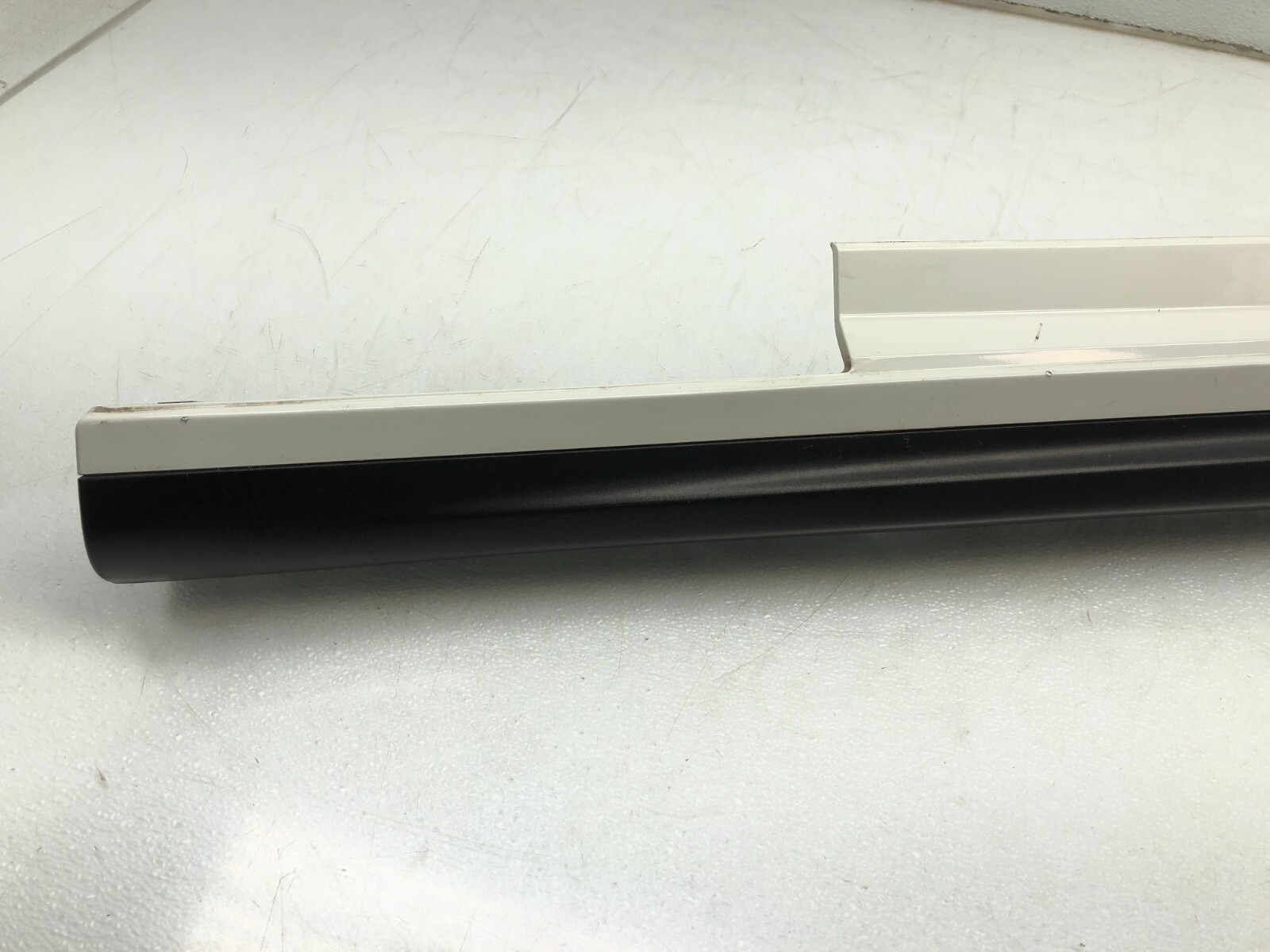 2014-2017 MASERATI GHIBLI SQ4 LEFT DRIVER SIDE SKIRT ROCKER PANEL OEM.