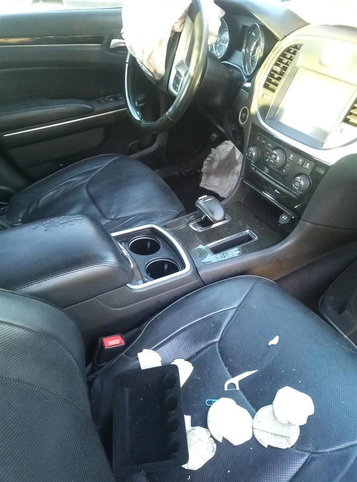 Chrysler 300 2014 velocímetro calibre OEM negro 140 MPH usado 149 k millas Foto 4 de 4