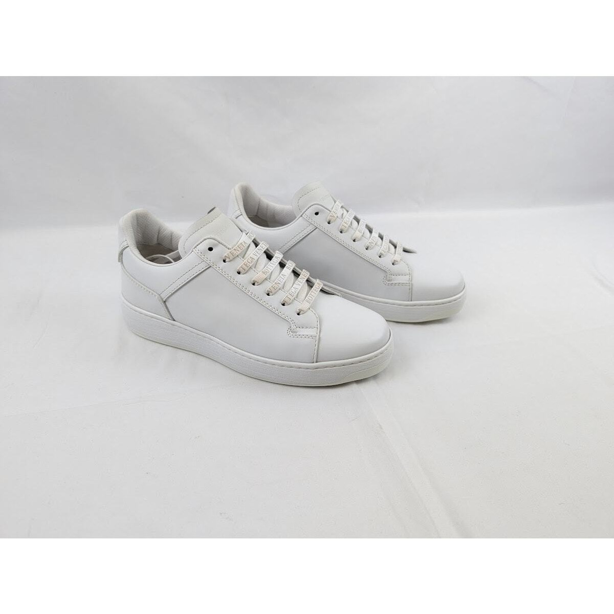 Bottega Veneta Bolt Calf Sneaker Pelle S.GOMM in Optic White Bottega Veneta Bolt Calf Sneaker Pelle S.GOMM in Optic White