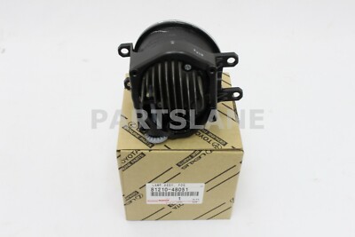 TOYOTA LEXUS GENUINE OEM (RH) BUMPER LED FOG LIGHT LAMP 81210 
