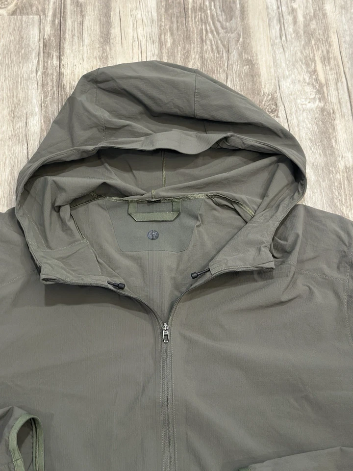 Lululemon Expeditionist Anorak 1/2 zip Windbreaker Jacket Men’s Sz L Olive Green - Image 3 of 4
