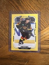 2025-26 O-Pee-Chee - Quinn Hughes #285 Yellow Border
