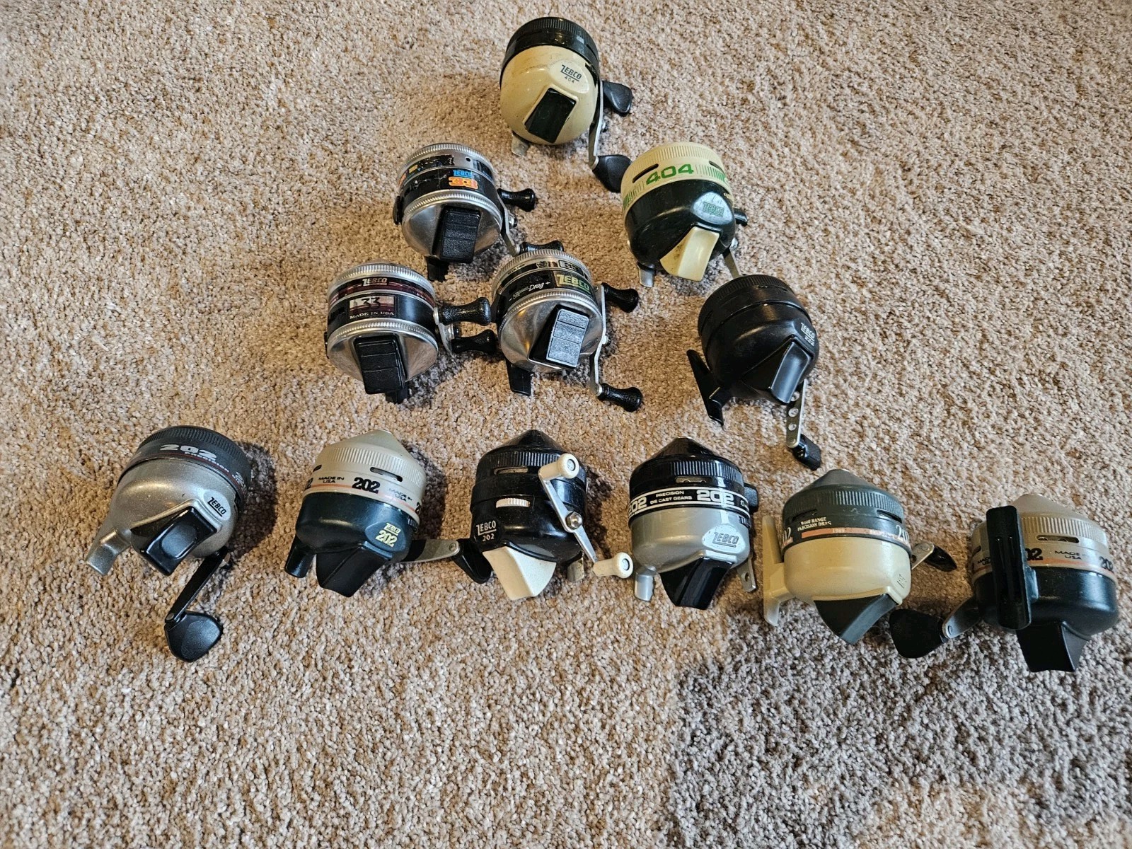 Vintage Lot of 12 Zebco Fishing Reels- Working, Parts or Repair READ