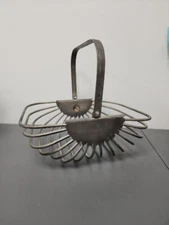 Silver-Plate Metal Wire Multi-Purpose Bread Fruit Basket with Handle HEAVY 1991