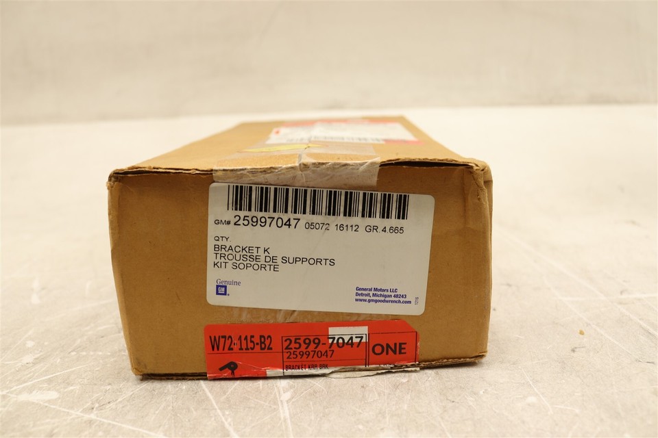 NEW OEM GM Disc Brake Caliper Bracket 25997047 Chevrolet GMC Truck SUV